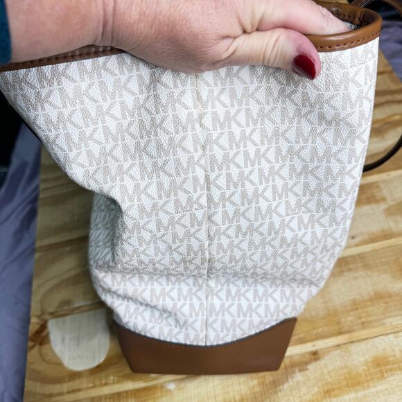 Michael Kors Eva Large Tote White/Ivory Pink Stripe Coated Canvas Purse Bag - Picture 10 of 13